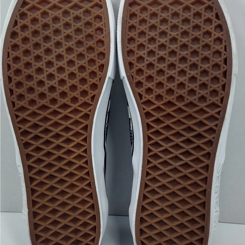 Vans  Checkered Slip-On Shoes size  9.5 pre owned Exellent condition